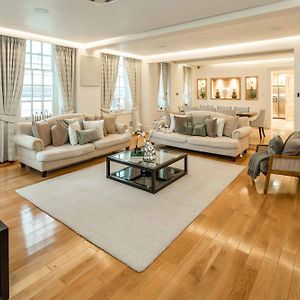 Luxe Appartement met Vier Slaapkamers